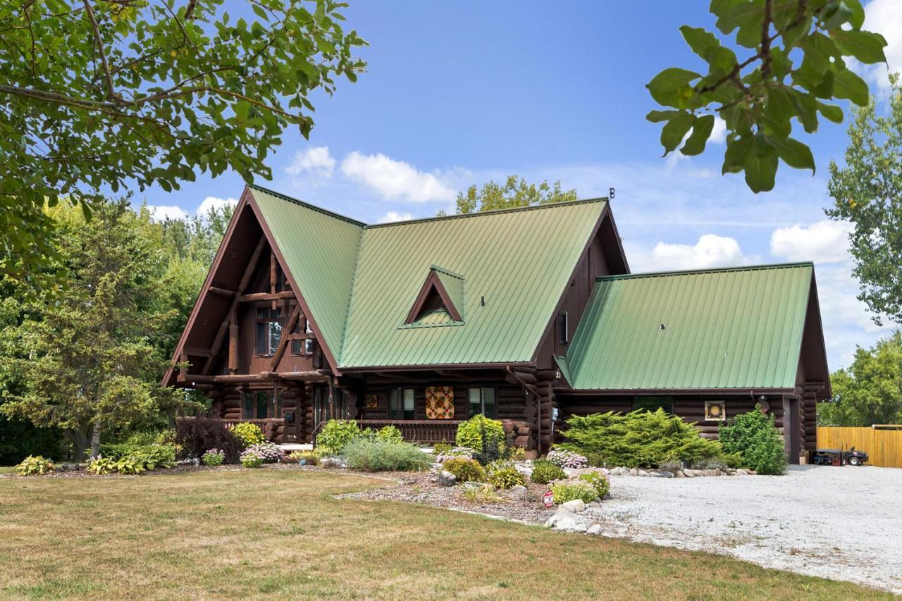 The Lodge At Lakeshore Belle River Екстериор снимка