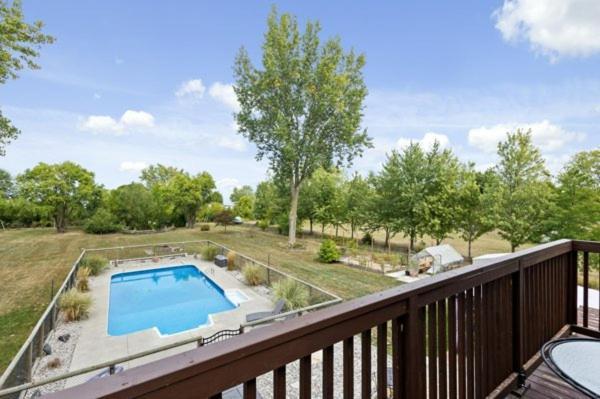 The Lodge At Lakeshore Belle River Екстериор снимка