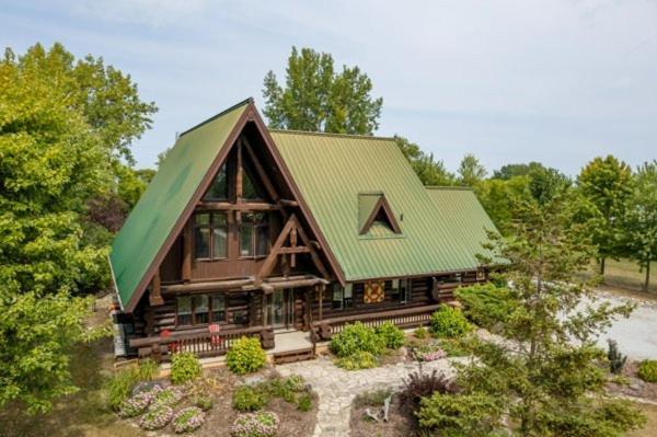 The Lodge At Lakeshore Belle River Екстериор снимка