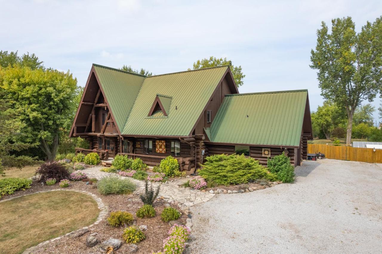 The Lodge At Lakeshore Belle River Екстериор снимка